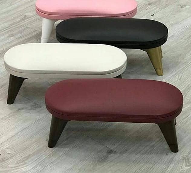 زیردستی کاشت ناخن